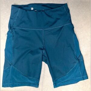 All In Motion Womens Biker Shorts Size Small, Mesh Pockets, Reflective